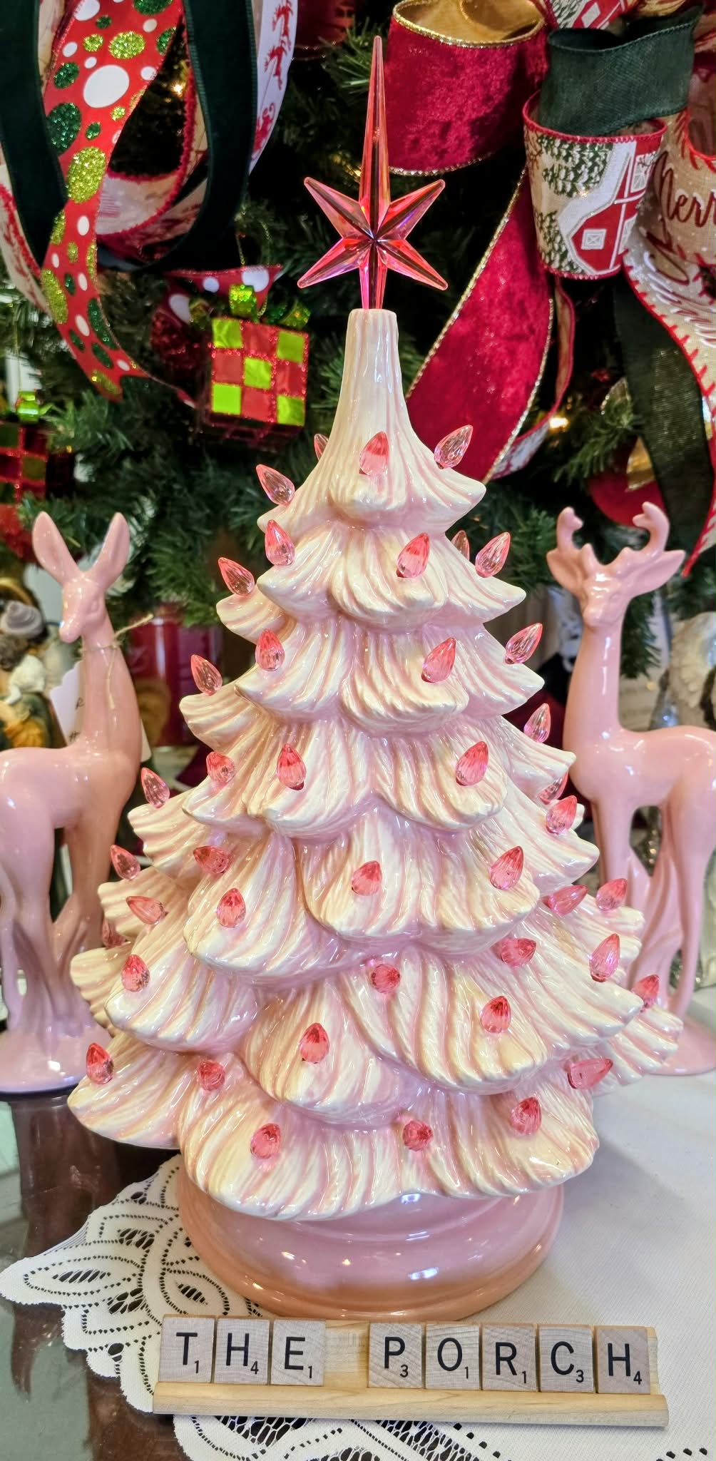 Seasonal décor display